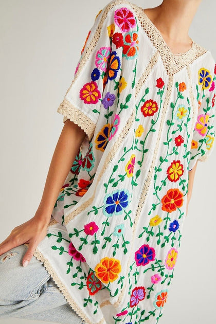 Embroidered caftan store