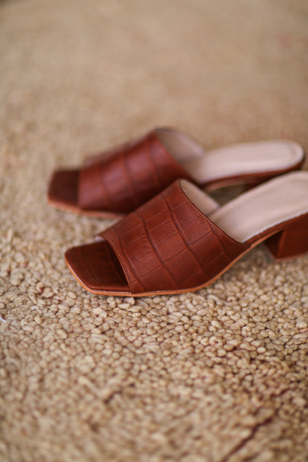 BROWN CROC EMBOSSED HEELED MULES PATTI