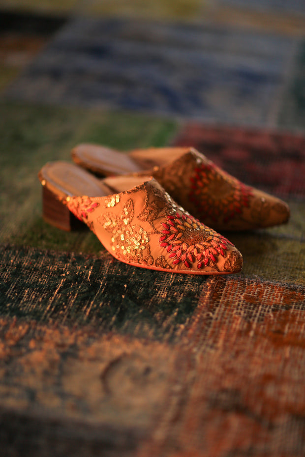 HEELED MULES SILK EMBROIDERED QUINA