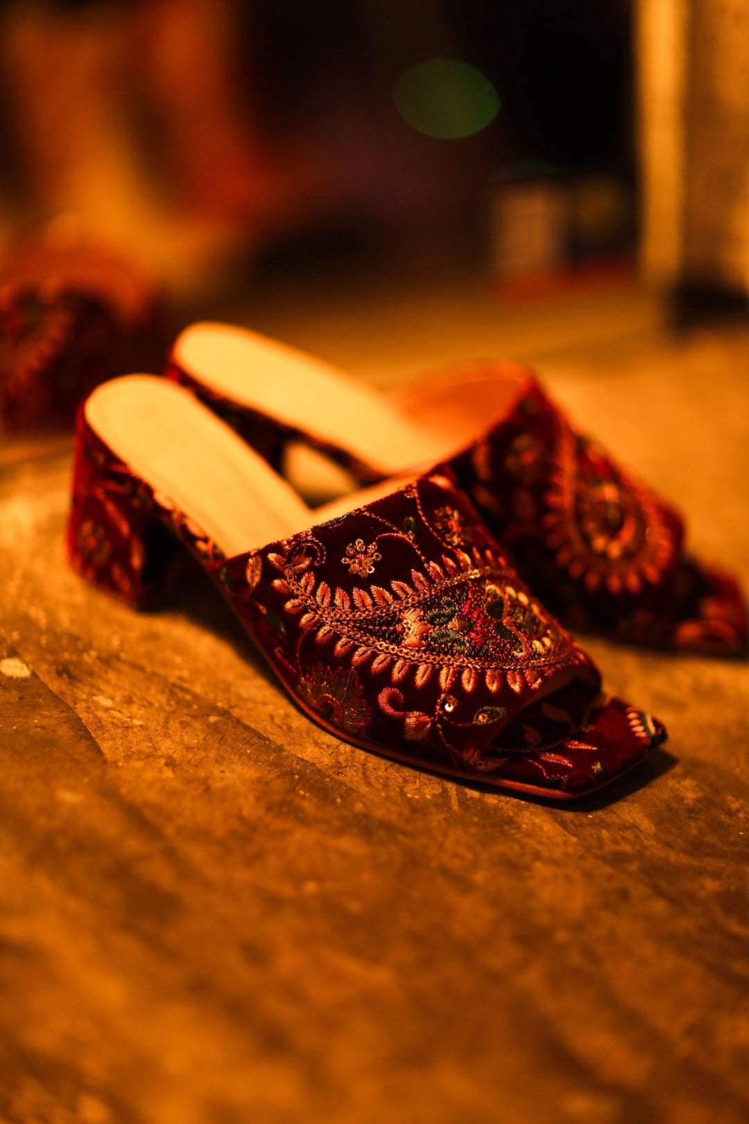 SANDALS & MULES | Sustainable Clothing - Slow Fashion - MOMO