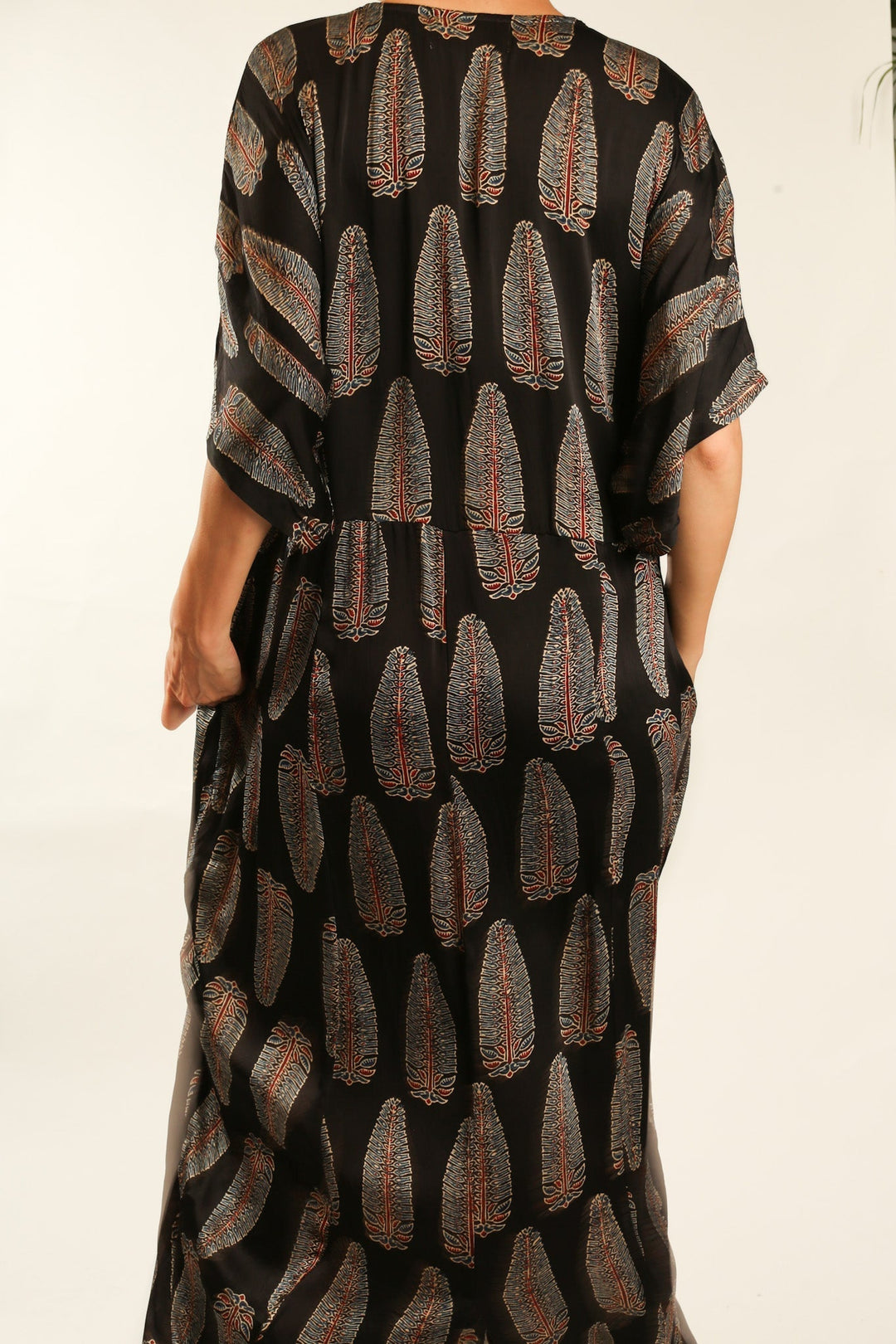 navy women's dress Dress Amel Navy Blue: Versatile Navy Blue Sleeved Dress