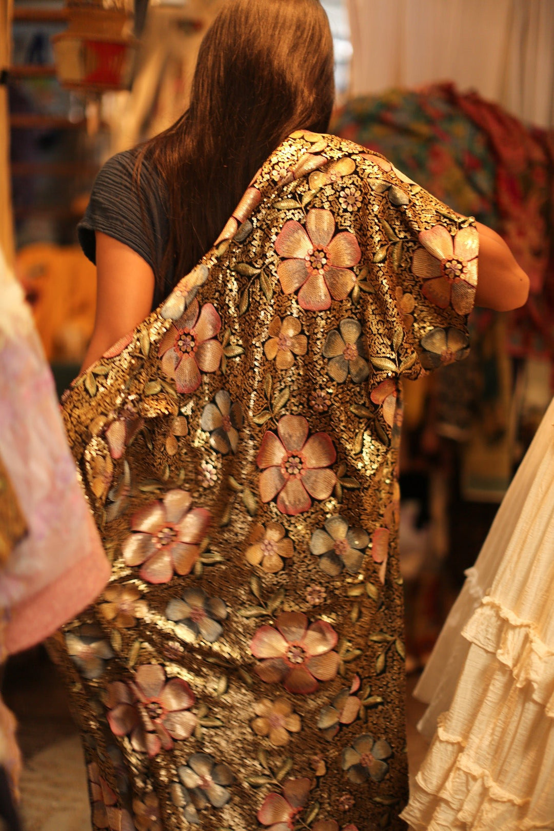 SILK EMBROIDERED KIMONO LONINA, hand made - MOMO NEW YORK - susta... SILK EMBROIDERED KIMONO LONINA, hand made - MOMO NEW YORK - susta...