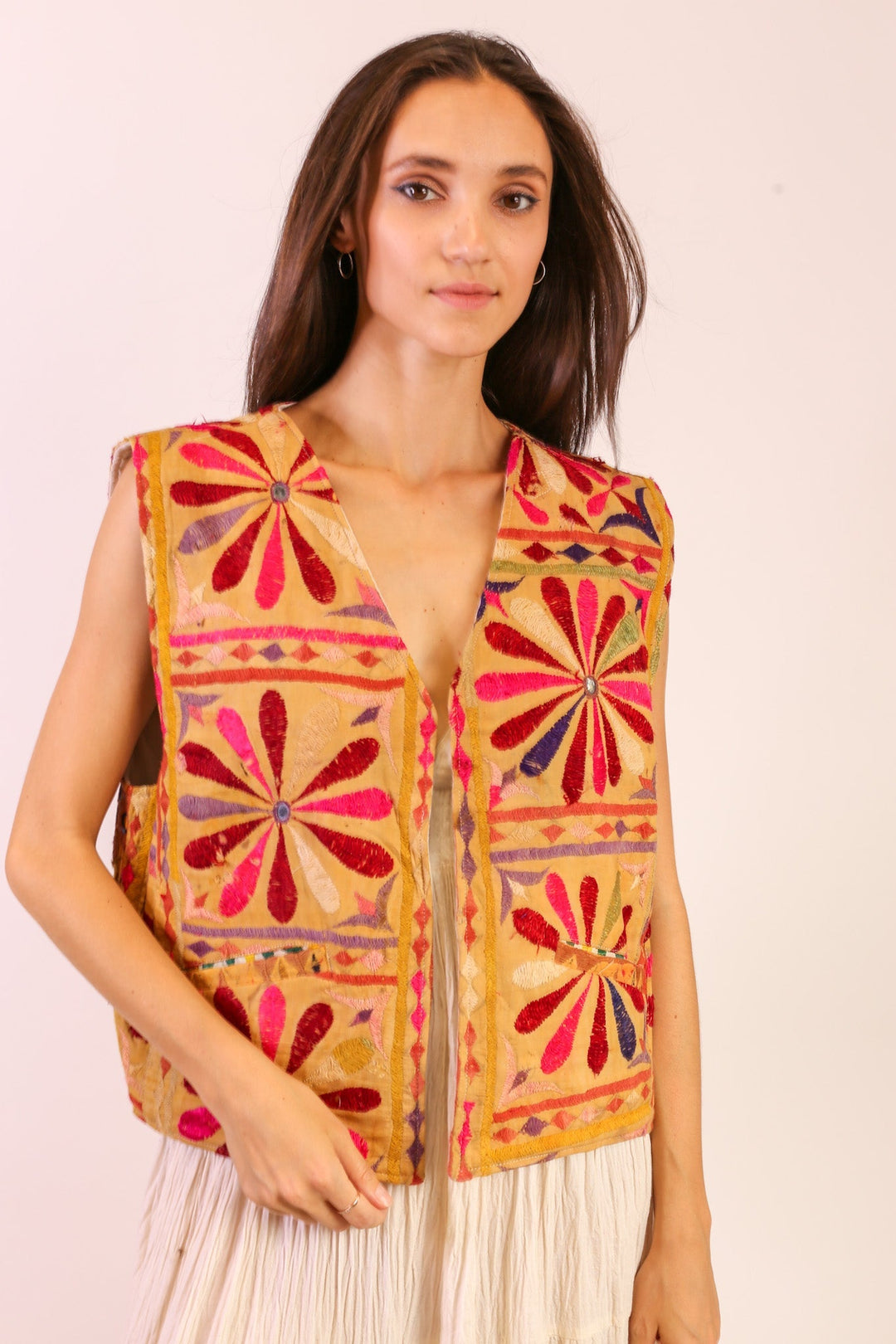 vintage-embroidered-vest-lahlo