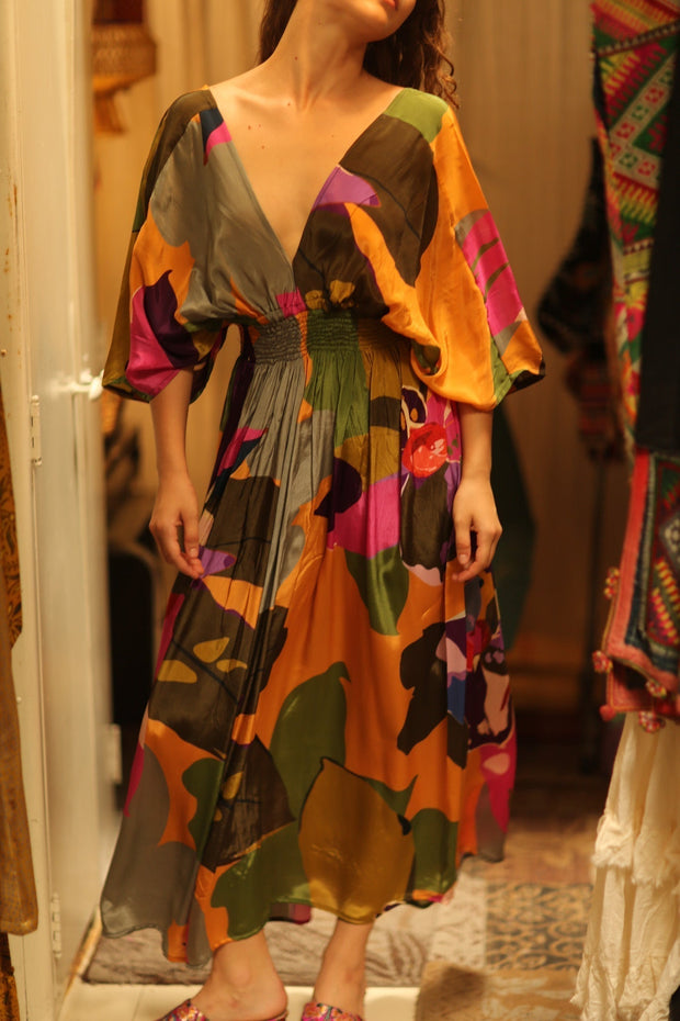 ZURI SILK DRESS CARNIVAL, hand made - MOMO NEW YORK - sustainable... ZURI SILK DRESS CARNIVAL, hand made - MOMO NEW YORK - sustainable...
