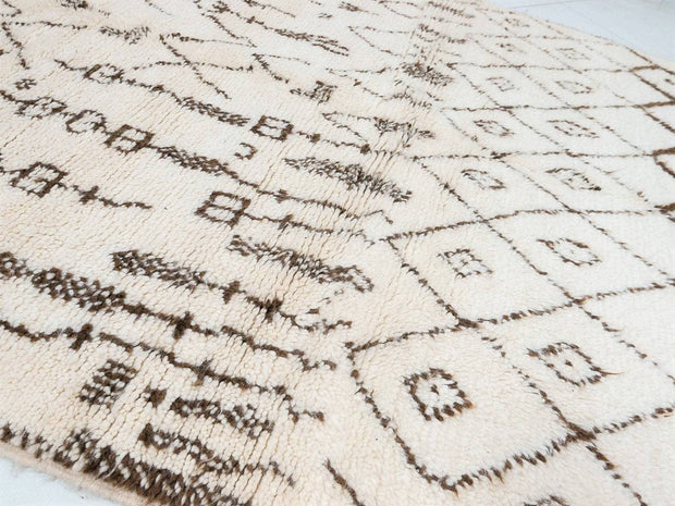 Creme Berber Moroccan Azilal Rug Size 7.87 ft x 5.05 ft - sustainably made MOMO NEW YORK sustainable clothing, rug slow fashion