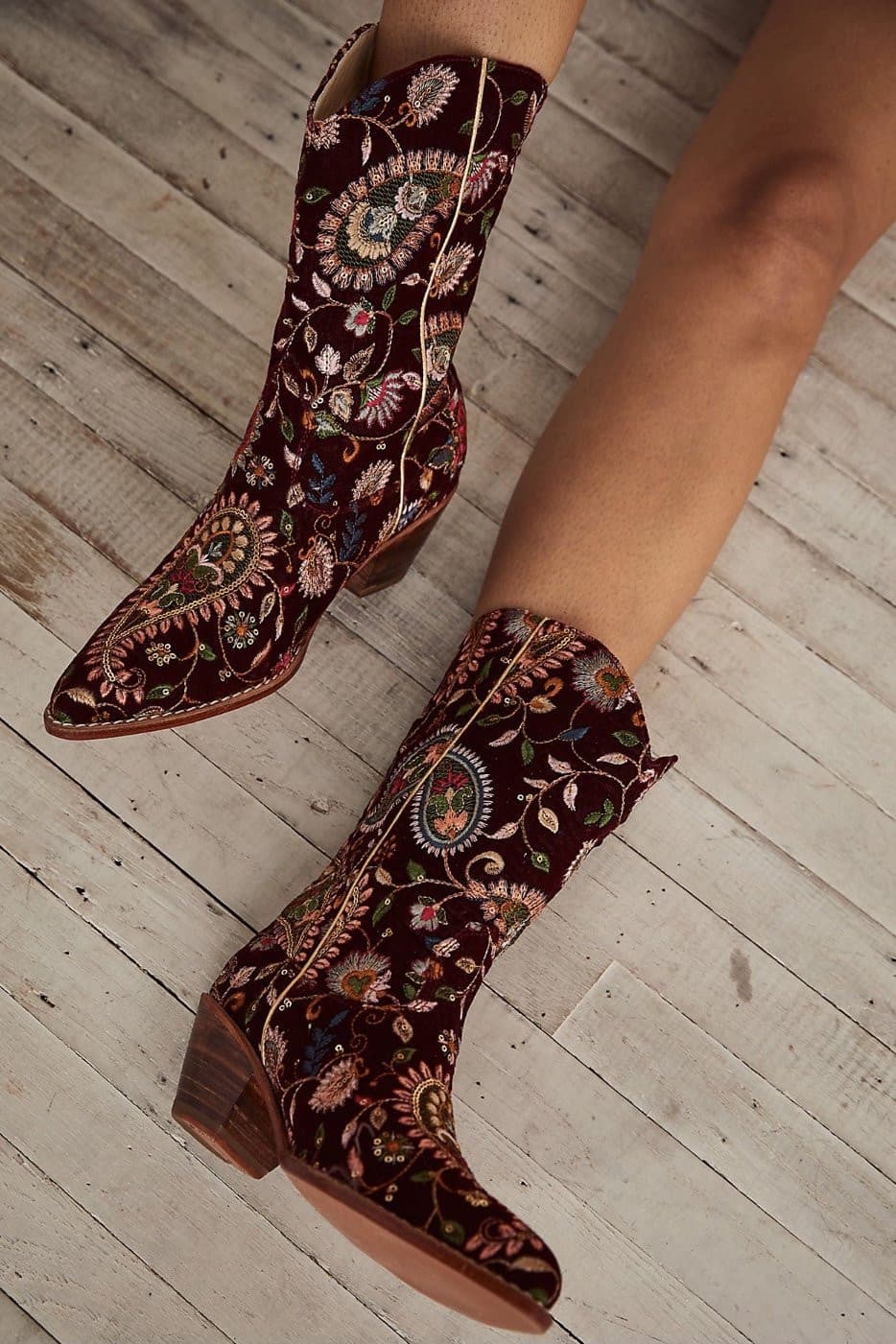 Velvet embroidered fashion boots