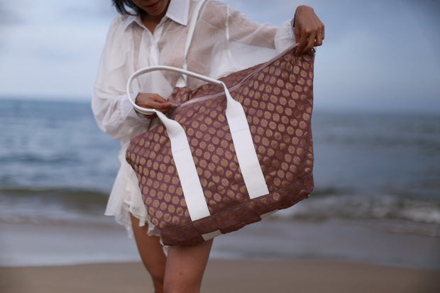SILK DUFFLE WEEKENDER VIVIAN - sustainably made MOMO NEW YORK sustainable clothing, offer slow fashion